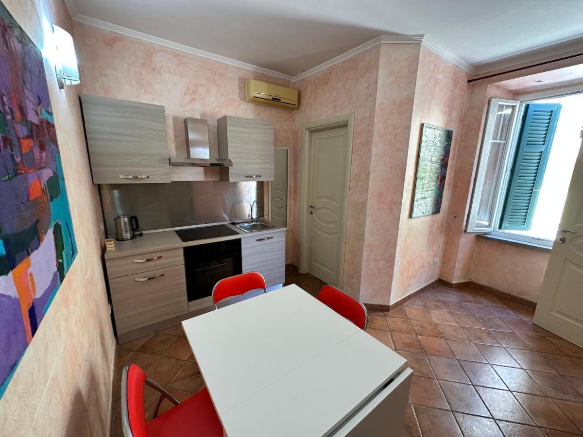 Relax Clementina Apartment ฟิวมิชีโน ภายนอก รูปภาพ