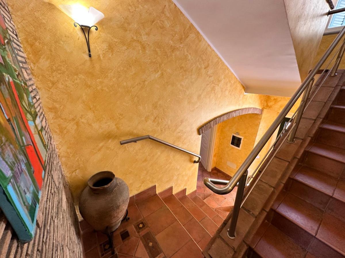 Relax Clementina Apartment ฟิวมิชีโน ภายนอก รูปภาพ